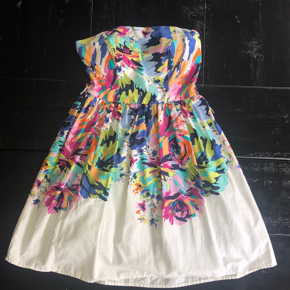 COLORFUL/WHITE STRAPLESS DRESS